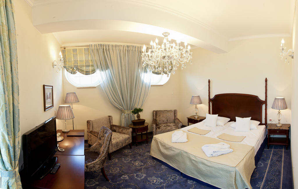 Hotel Willa Hueta Kielce Cameră foto