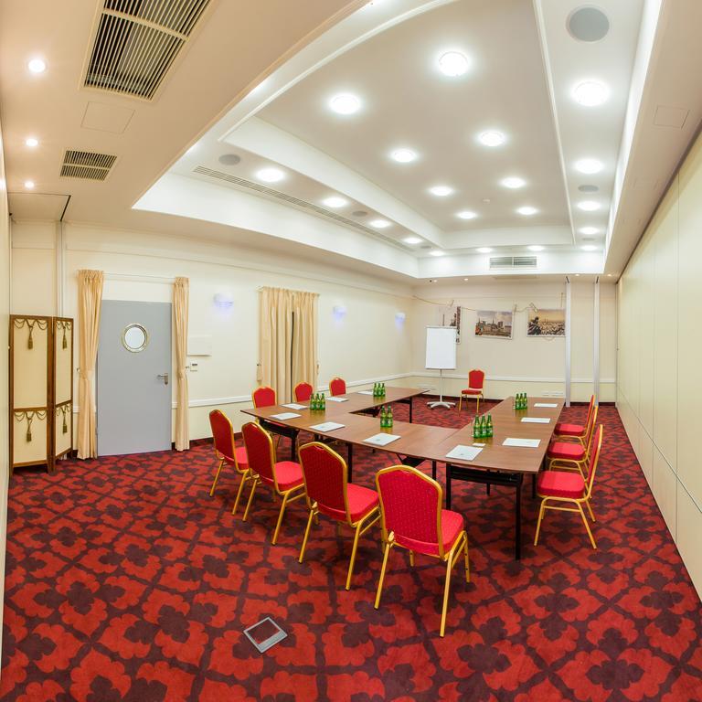 Hotel Willa Hueta Kielce Exterior foto