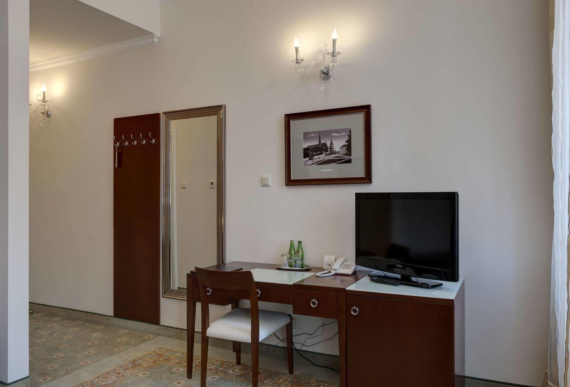 Hotel Willa Hueta Kielce Exterior foto